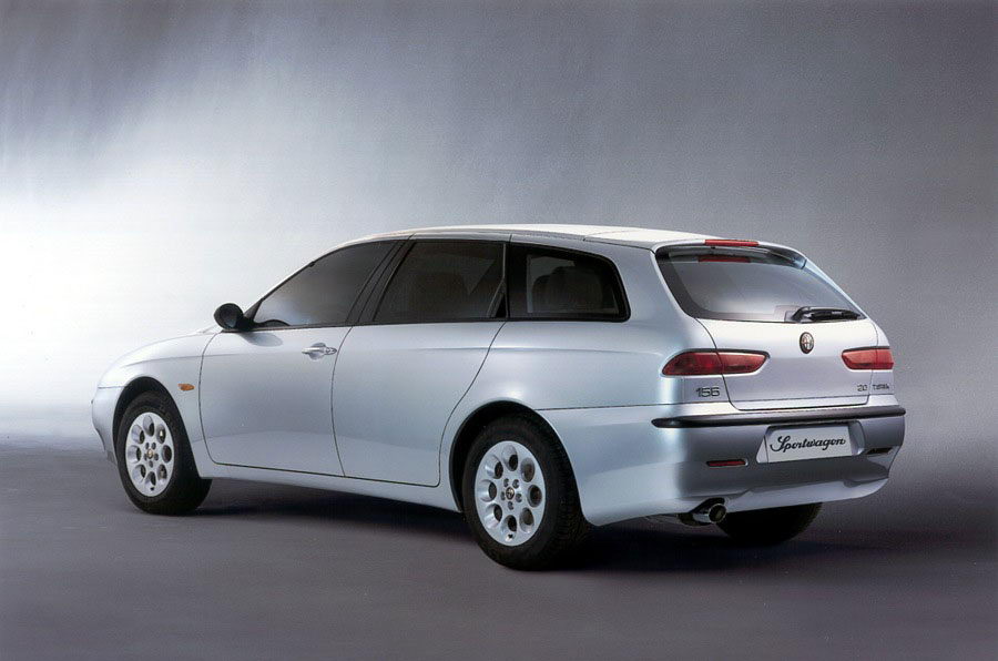Alfa Romeo 156 Sportwagon 2000 002.jpg